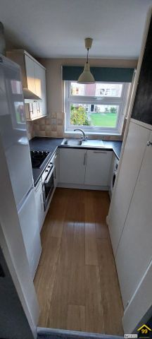 1 bed Flat in York Close , Horsham, RH13 5PH - Photo 5