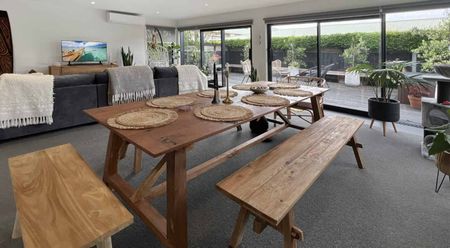 Family House in Devonport - Photo 3