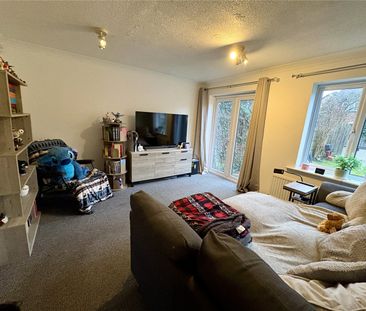 Albert Road, Bagshot, Surrey, GU19 - Photo 5