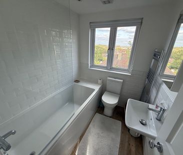 Studio Flat, Cambrian Close, SE27 - Photo 2
