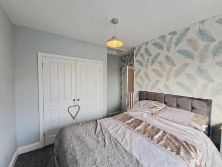 3 bedroom semi-detached house to rent - Photo 5