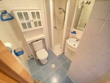 Calle de Graena, Madrid, Community of Madrid 28041 - Photo 3