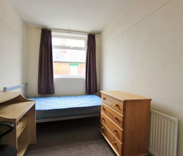 Warwick Terrace, Sheffield, S10 1LY - Photo 2