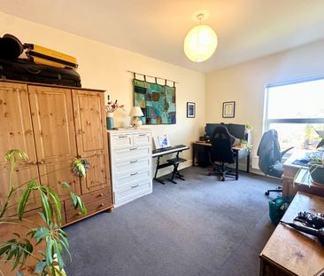 Unfurnished two bedroom apartment in a stunning Victorian house wit... - Photo 6