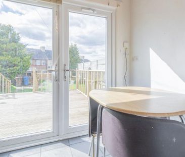 3 bedroom terraced house to rent - Photo 2