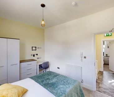10 bedroom terraced house to rent - Photo 4