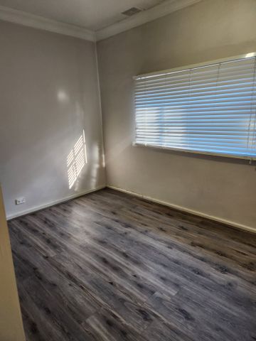 Noble Park - Photo 2