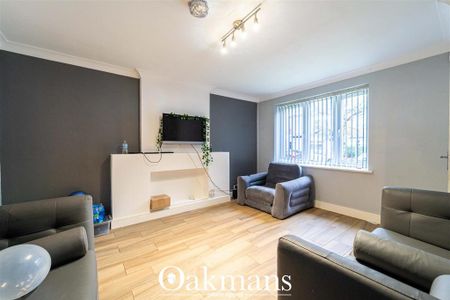 4 bedroom detached house to rent - Photo 2