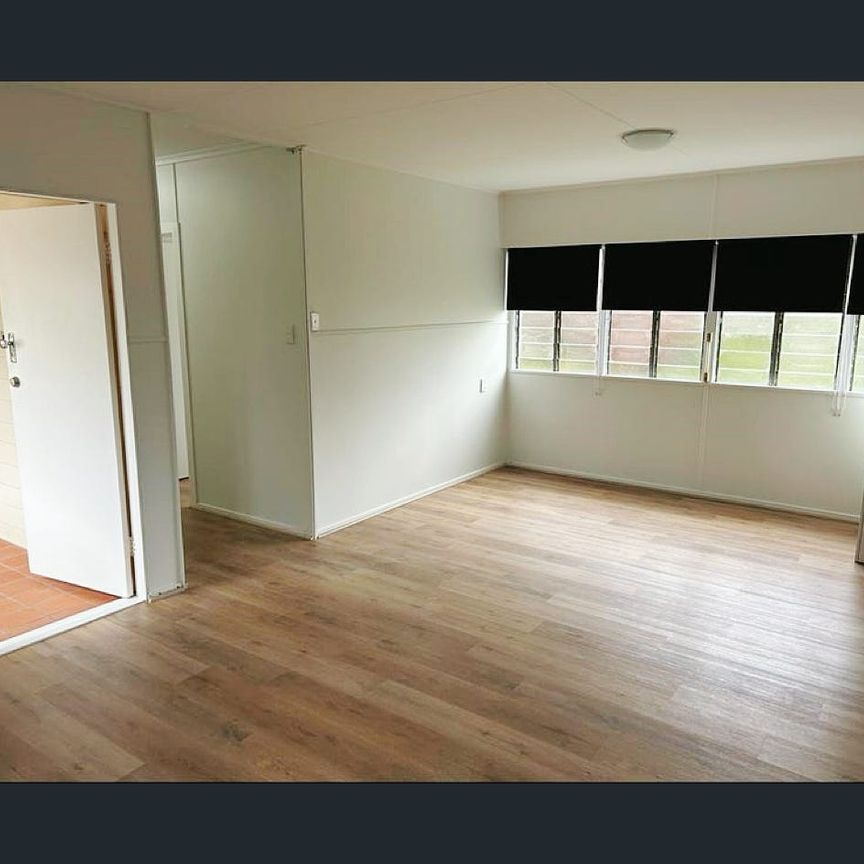 Chic 1-Bedroom Living in the Heart of Coorparoo – Walk to Everything! - Photo 1
