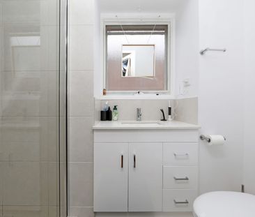 Spacious 3 Bedroom Family Home in Prime Wheelers Hill Location - Photo 6