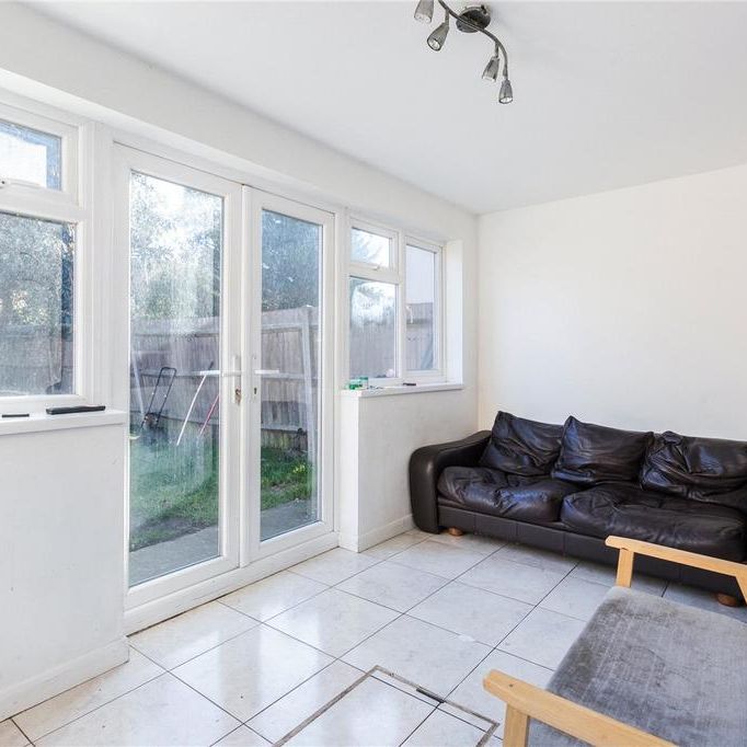 3 bedroom semi-detached house to rent - Photo 1