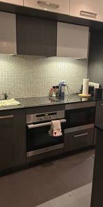 Stunning 1 bed, 1 bath + Den Furnished Apartment in Downtown Toronto, - Photo 3