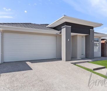 Impressive Family Home in Aurora Estate - Photo 2