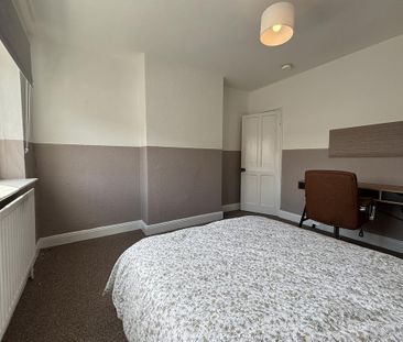 3 bedroom terraced house to rent - Photo 2