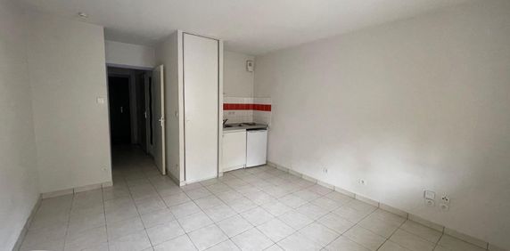 Location Appartement 1 pièce 26m² CHAMPCEVINEL 24750 - Photo 2
