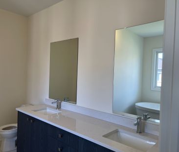 For Lease - 221 LESLIE RICHARD Street, Markham, Ontario - Photo 2