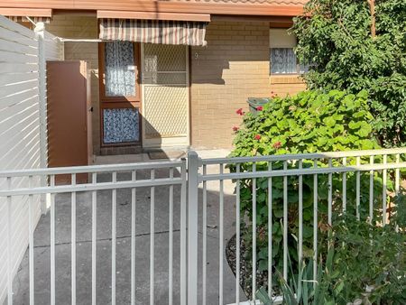 Over 55s Senior Living – Comfortable & Accessible 1-Bedroom Unit - Photo 3
