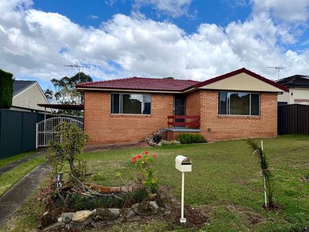 Charming 3-Bedroom Home in Prime Location - Photo 2