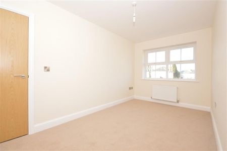 3 bedroom semi-detached house to rent - Photo 2