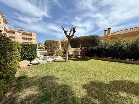 Apartamento de alquiler en Calle del Mar , Calas Santiago Bernabéu - Photo 4