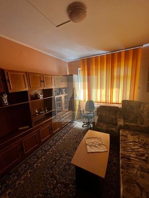 Garsoniera 24 mp, etj 1/4 - zona Tractorul - Fotografie 1