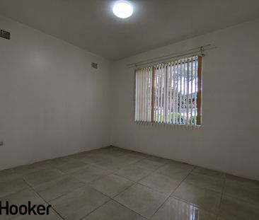 Spacious 2 Bedroom Unit - Photo 3