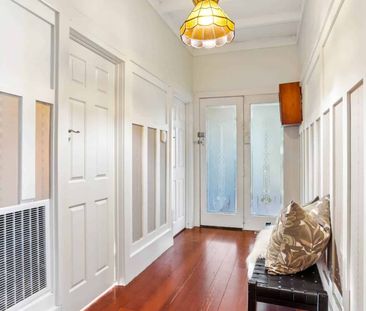 Charming Character Bungalow in Prime Mt Albert - Photo 5