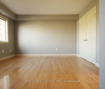 Townhouse For Lease | N8129364 - Photo 2