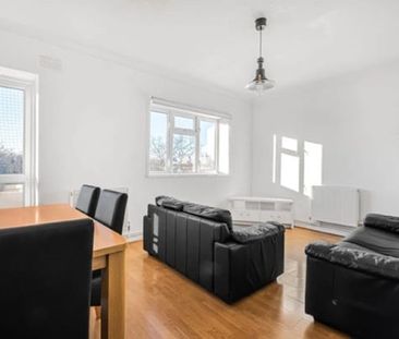 2 Bed Flat, Longbridge Way, SE13 - Photo 2