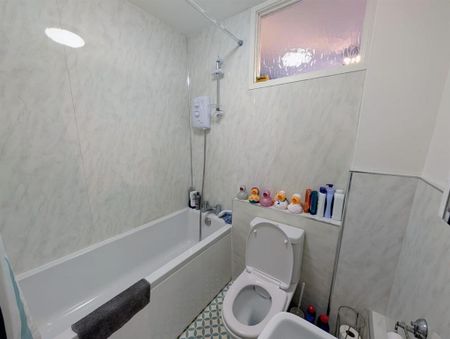 2 bedroom maisonette to rent - Photo 5