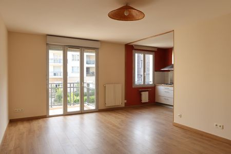 Location Appartement 3 pièces 64m² ST ETIENNE 42100 - Photo 2