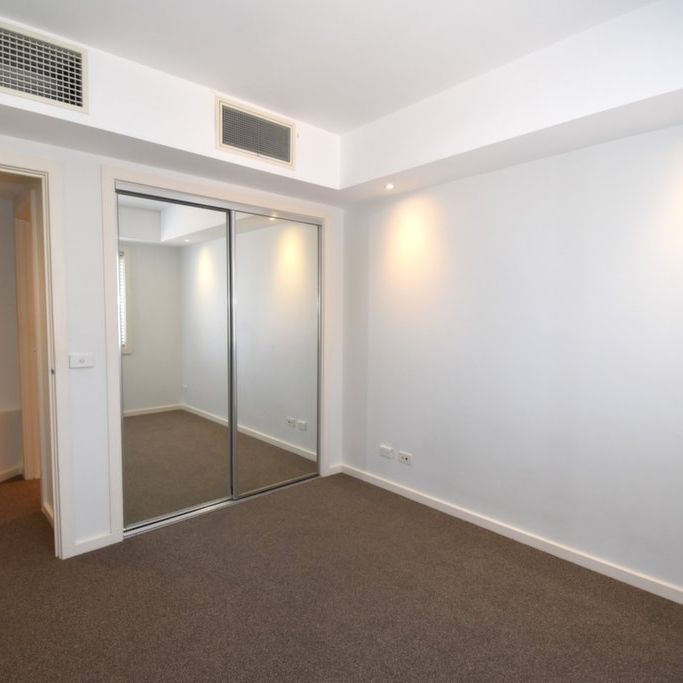 You Can Have It All in the Heart of Bentleigh - Photo 1