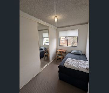 Fully Furnished 2-Bedroom Apartment | Walk to Station & Shops - Photo 3