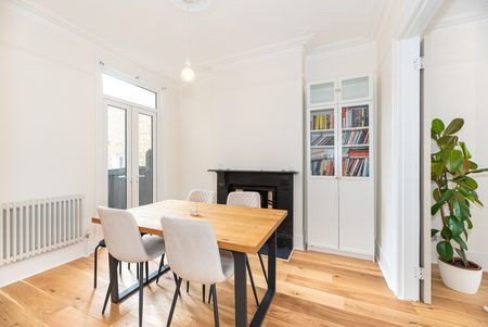 3 Bed Terraced House, Medusa Road, SE6 - Photo 3