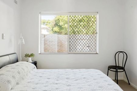 Fully Furnished Unit with Courtyard - Photo 4