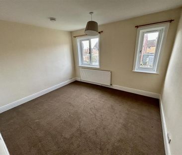 4 bedroom terraced house to rent - Photo 3