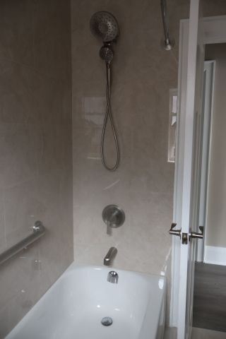 For Lease - 207 Oakwood Avenue, Toronto, Ontario - Photo 4