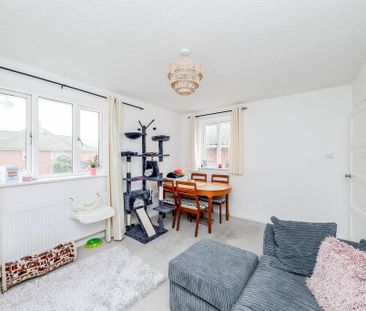 2 bedroom flat to rent - Photo 2