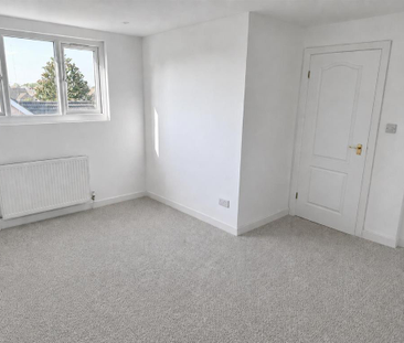 4 bedroom semi-detached bungalow to rent - Photo 3
