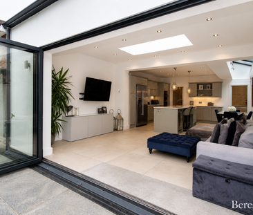 4 bedroom semi-detached house to rent - Photo 1