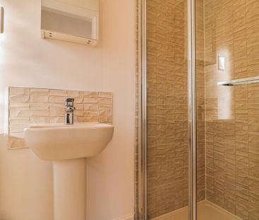 3 bedroom semi-detached house to rent - Photo 2