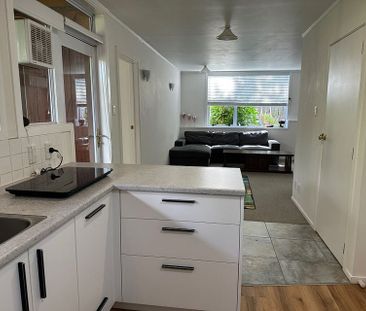 Large, comfortable 1BR Retreat in Glenfield - Photo 2
