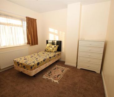 3 bedroom semi-detached house to rent - Photo 4