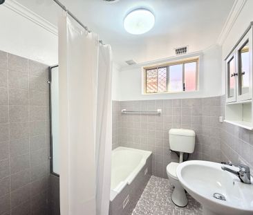 Modern 2-Bedroom Unit in Convenient Location - Photo 4