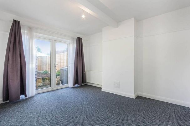 3 bedroom terraced house to rent - Photo 1