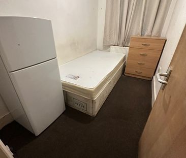 Room in a Shared Flat, Denzil Road, NW10 - Photo 2