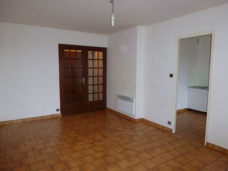 Location Appartement 2 pièces 51m² ANGOULEME 16000 - Photo 2