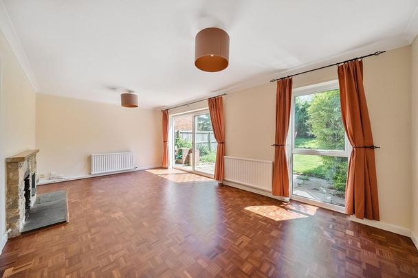 3 bedroom end of terrace house to rent - Photo 1