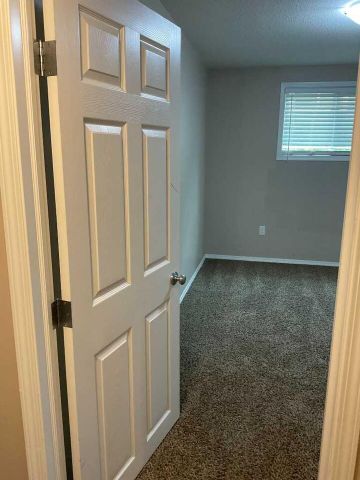 4729 45 Street 3 Lloydminster, SK S9V 0H6 - Photo 5