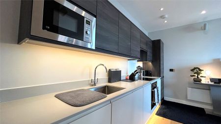 1 bedroom Flat in The Ring, Bracknell - Photo 5